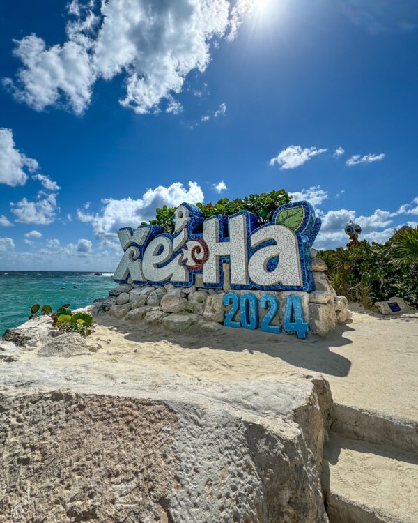 Letras De Xel-ha en el parque